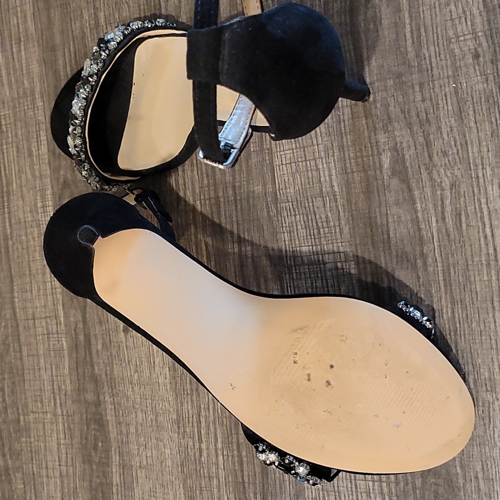 Shoes - Picture 7 of 9